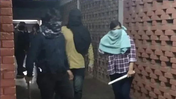 Komal Sharma Goes To NCW After Cops Identify Her As Part of JNU Masked Mob: Media Reports 