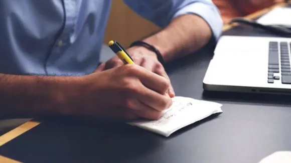 Attention! 'Fake It Until You Make It' Attitude May Backfire At Work