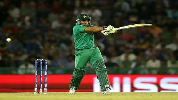 umar akmal pakbatting