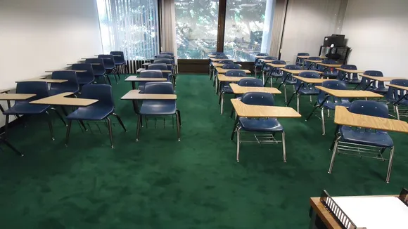 delhi school closed for teaching non teaching staff