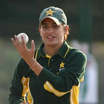 Sana Mir: Pak women cricket captain is beautiful! 