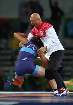 Japanese wrestler knocks down her coach after winning Gold at Rio