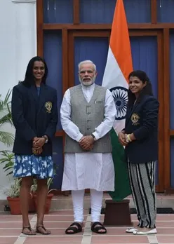 PM Narendra Modi meets Rio stars Sakshi, Sindhu, Dipa at 7 RCR