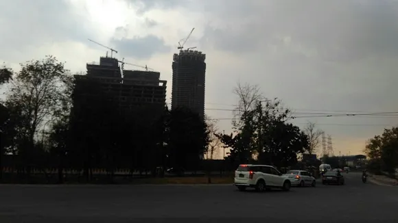 Temperature dips as Delhi NCR receives light drizzle