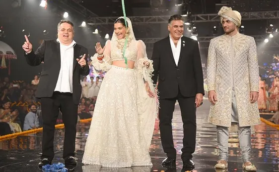 A sizzling Sonam kapoor at Wedding of the Year fashion show, catch some glimpses of Abu Sandeep event