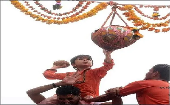 Krishna janmashtami celebrations Human pyramids formed to celebrate dahi handi in Mumbai
