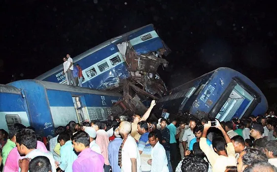 Utkal Express accident 14 coaches derail claiming 23 lives See pics