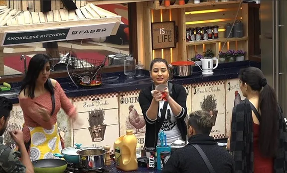 Bigg Boss 11 Episode 4 Shilpa Vikas continue to squabble housemates get first luxury budget task