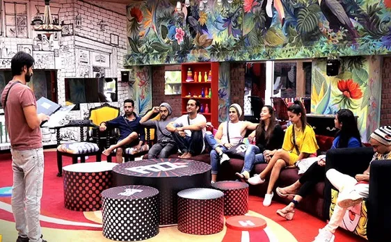 Bigg Boss 11 Arshi Khan becomes captain Hina calls Hiten Spineless