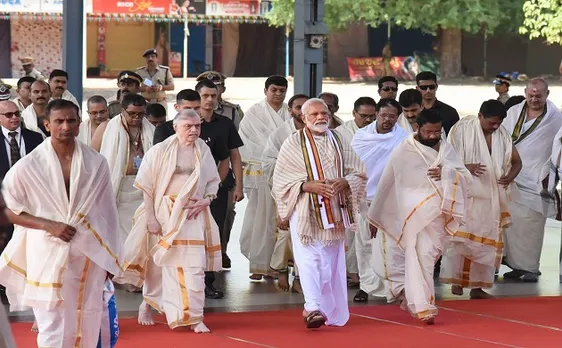 PM Modi offers prayer at Sri Krishna Temple in Guruvayur in Kerala Thrissur
