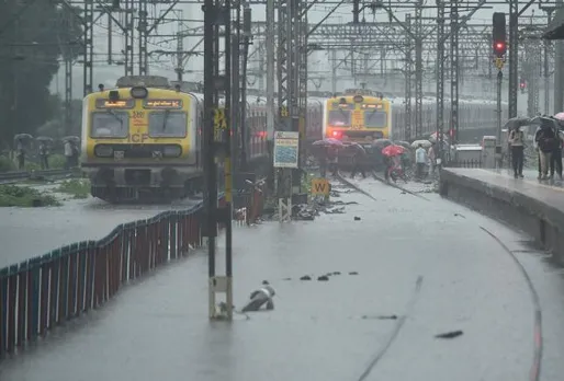 Mumbai braces for 'extremely' heavy rainfall; communication disrupted, schools and colleges shut