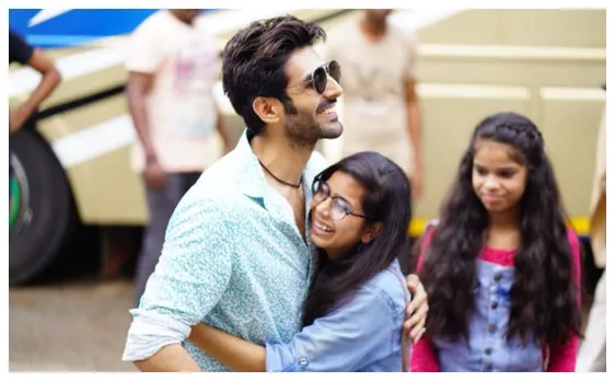 Birthday Boy Kartik Aaryan Just Being A â€˜Fan Favouriteâ€™ For 5 Times Straight
