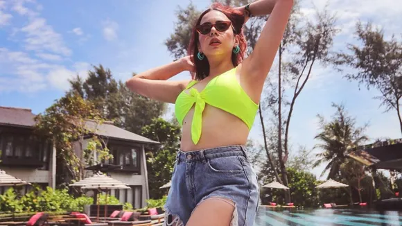 Former Bigg Boss Contestant Nitibha Kaul Flaunts Her Perfect Curves In These Photos