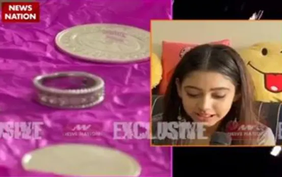TV actress Niti purchases silver coin on festival of Dhanteras