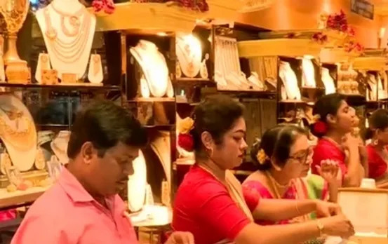 Dhanteras 2018: Festive shoppersâ€™ throng jewellery markets