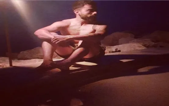 Virat Kohliâ€™s This Shirtless Photo Draws Funny Reactions On Twitter