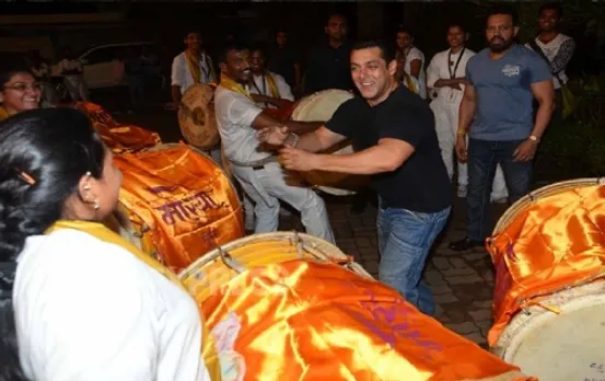 Watch: Salman Khanâ€™s Dance At Ganpati Visarjan In Mumbai