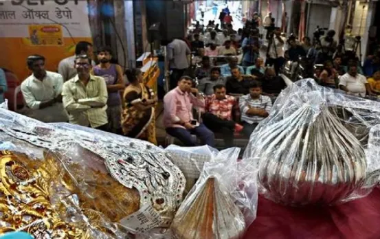 Mumbaiâ€™s Lalbaugcha Raja Receives Less Cash: Hereâ€™re Details