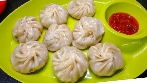 Momos