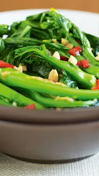 green vegetables cooking 2
