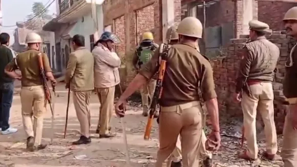 UP By Election Violence in Meerapur Stone Pelting Police Injured amid Voting