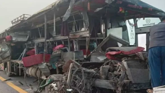 lucknow agra accident