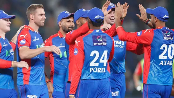 IPL 2025: बिना कपड़ों के दौड़ा दिल्ली कैपिटल्स का खिलाड़ी, फिजिक देख चौंके फैंस, देखते ही आप भी कहेंगे 'वॉव' 