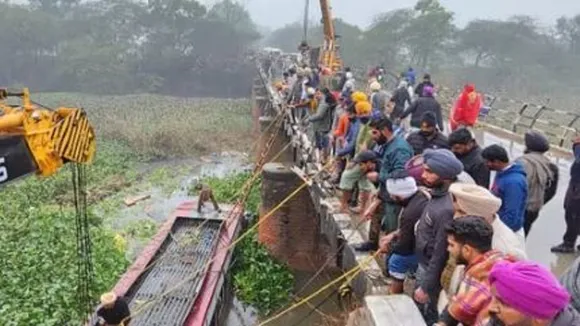 bus fall in punjab