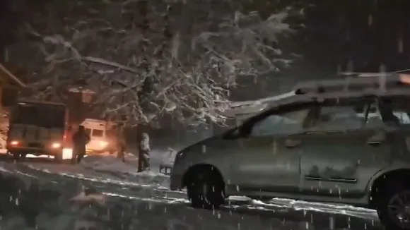 Himachal Snowfall and Traffic