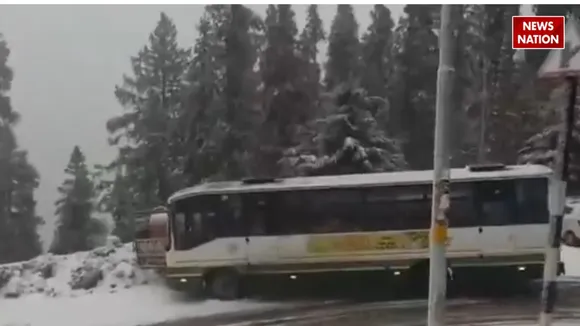 VIRAL SNOWFALL SLIDDING VAN