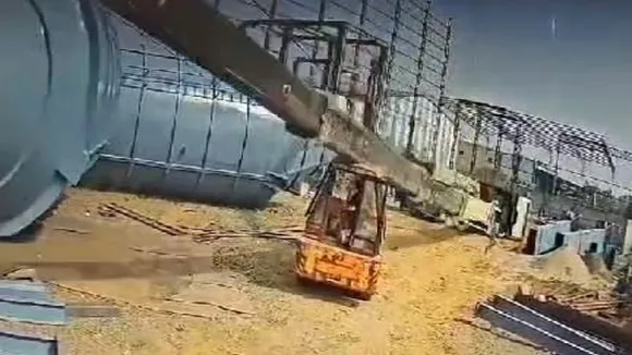 crane accident in gujarat