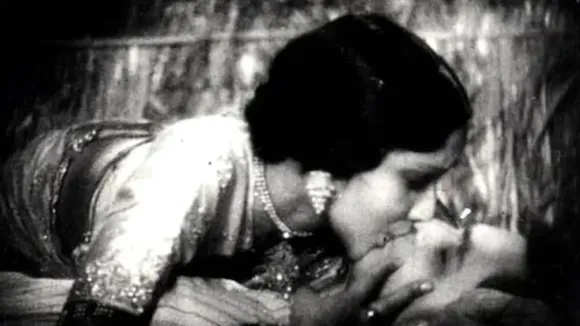 bollywood kiss