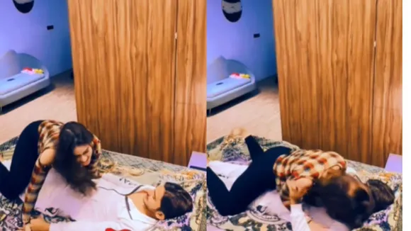 Couple Ka romance Video Viral