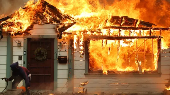 Los Angeles Fire Police Said it looks like nuclear Weapon 