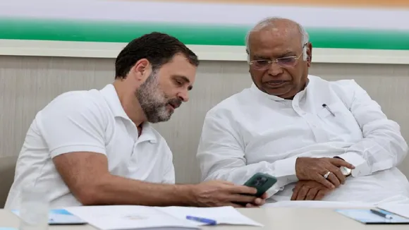 rahul gandhi and mallikarjun kharge