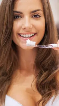 correct way to brush teeth 1
