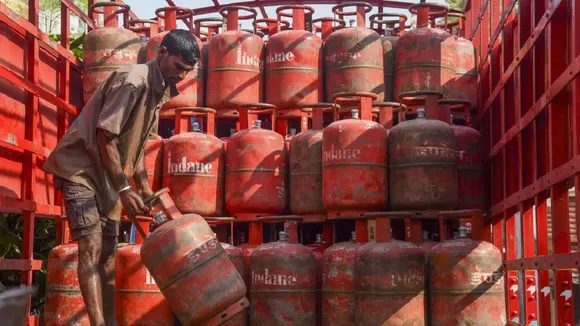 lpg cylinder price cut