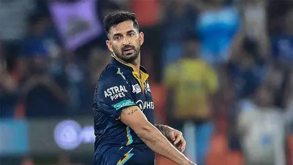 IPL Records 3 Indian bowlers in IPL history who have taken more than 25 wickets in a single season