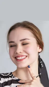 gap between teeth 8
