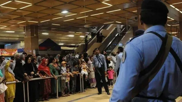 Saudi Arabia Iran UAE and other countries deports 170 pakistani in 2 days