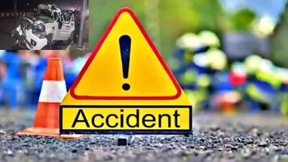 Dhanbad Scorpio hits truck