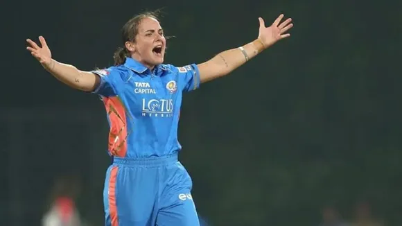 WPL 2025  Amelia Kerr becomes first bowler to take 5 wickets in WPL for Mumbai Indians 