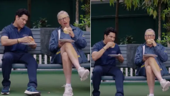 Bill Gates and Sachin Tendulkar eating Vada Pav 
