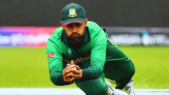 Former captain of Bangladesh Cricket team suffers a massive heart attack during live match