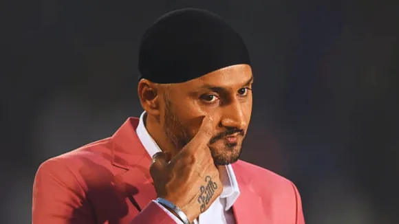 Netizens call out Harbhajan Singh for his racist remark on Jofra Archer in the IPL 2025