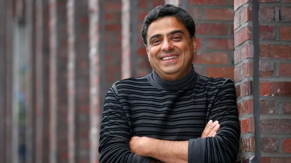ronnie screwvala from selling toothbrushes to india's richest film producer