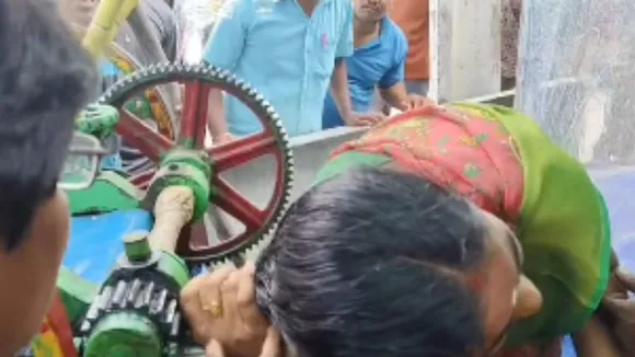 women viral video accident