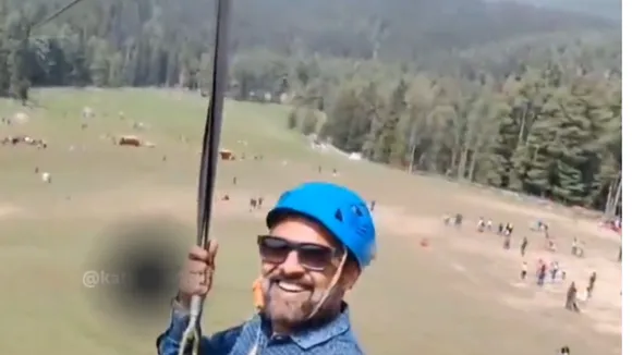 man enjoy during pahalgam attack