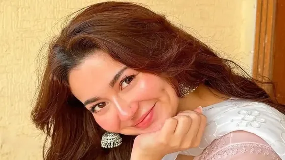 Pakistani actress Hania Aamir charges this much for one episode know her net worth........