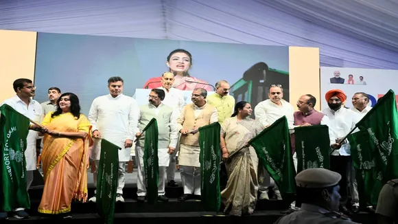 CM Rekha Gupta flagged off 400 state-of-the-art electric buses